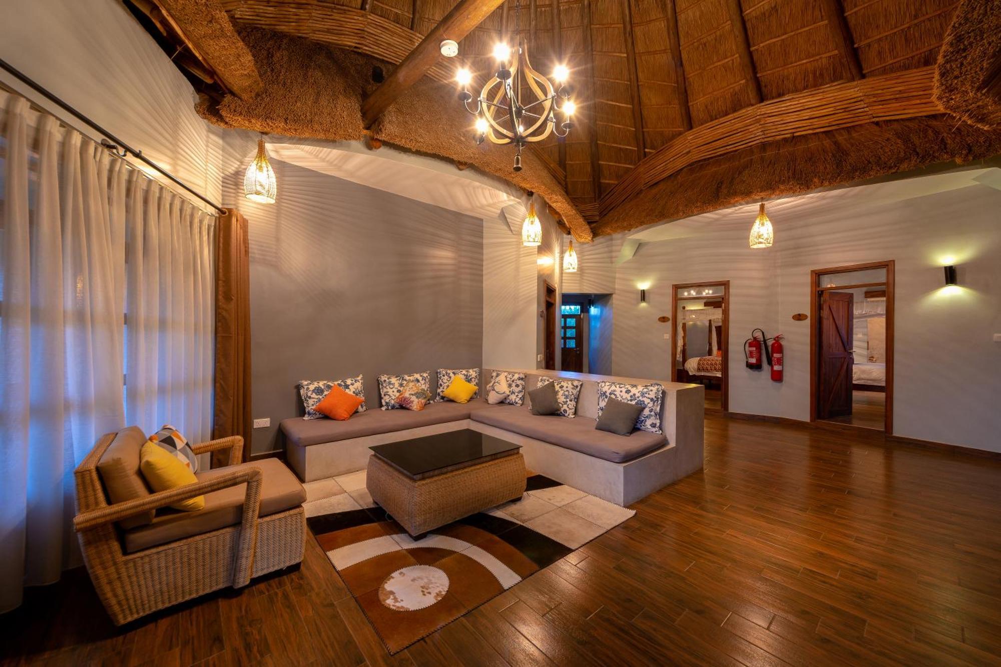 Emburara Farm Lodge Mbarara 外观 照片